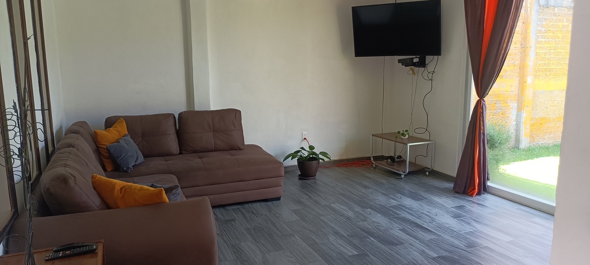 7 of 17: Sala-Comedor