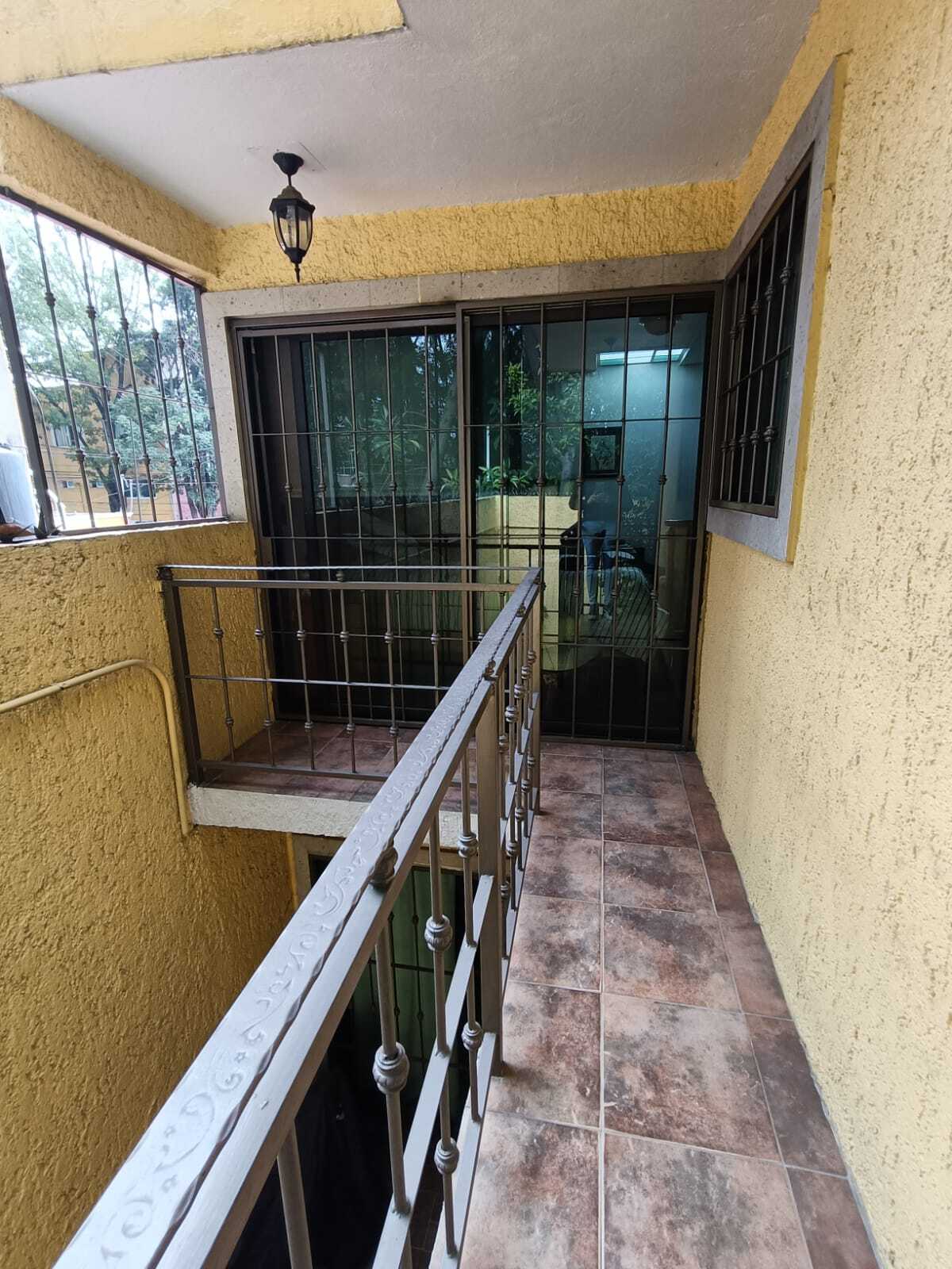 20 of 34: Balcón/recámara 1