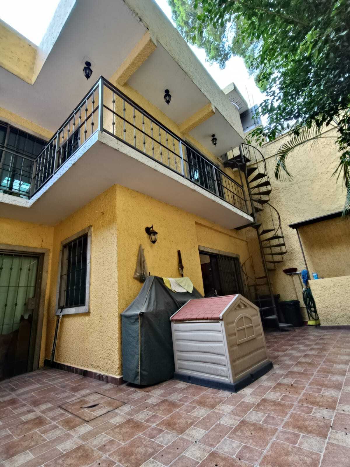 34 of 34: Patio trasero