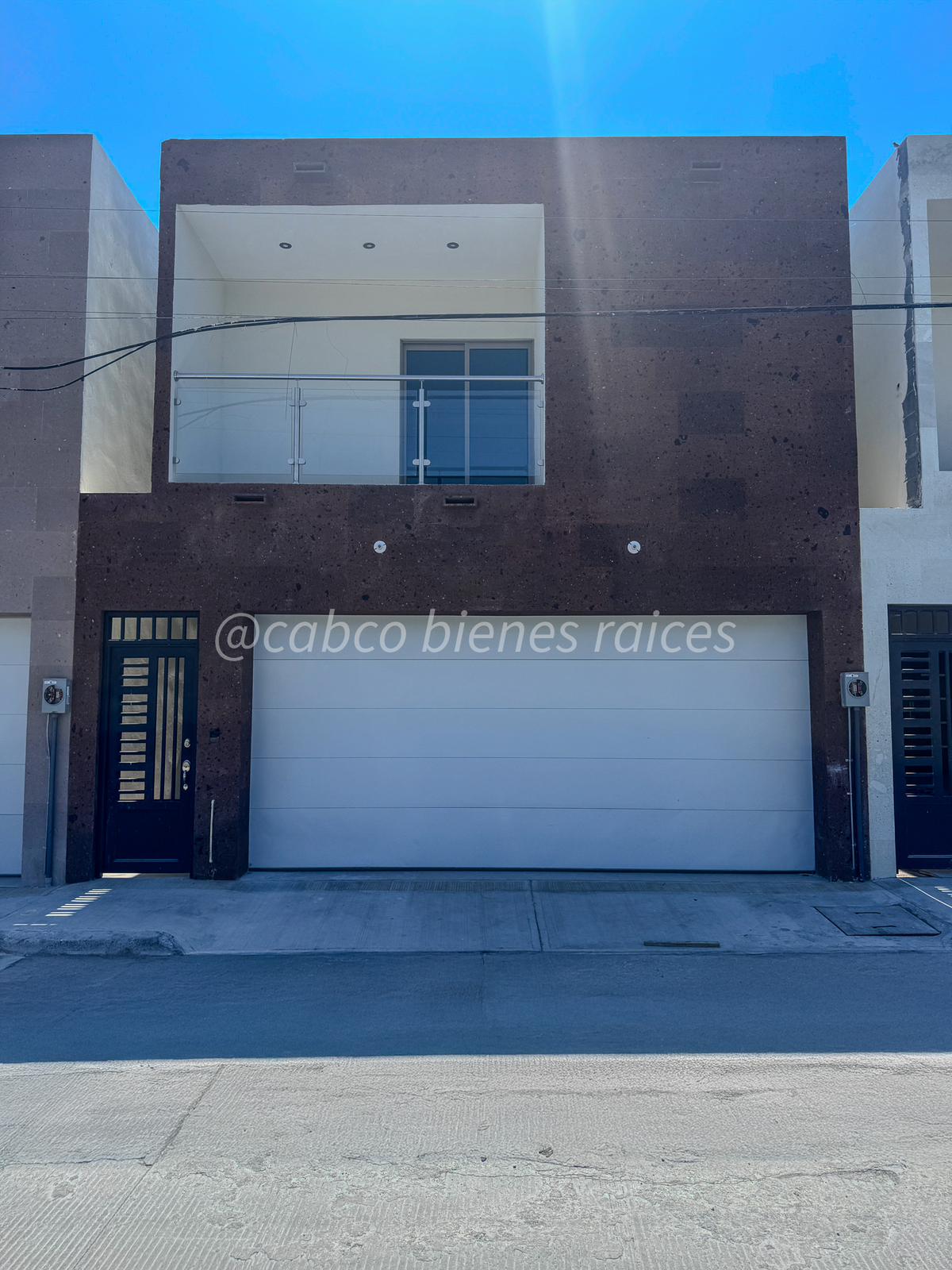 3 of 22: fachada
