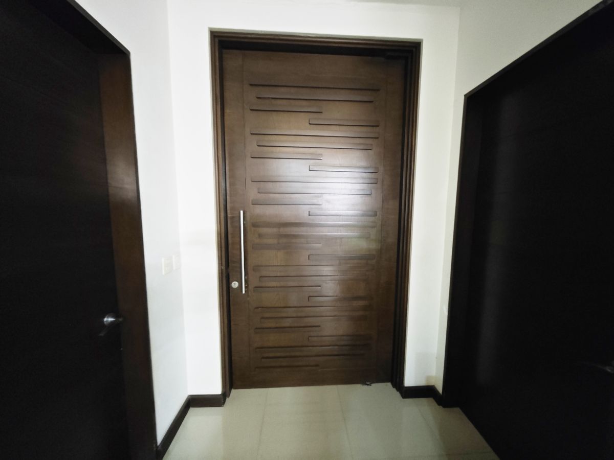 Carolco, EQUIPPED - foto 3