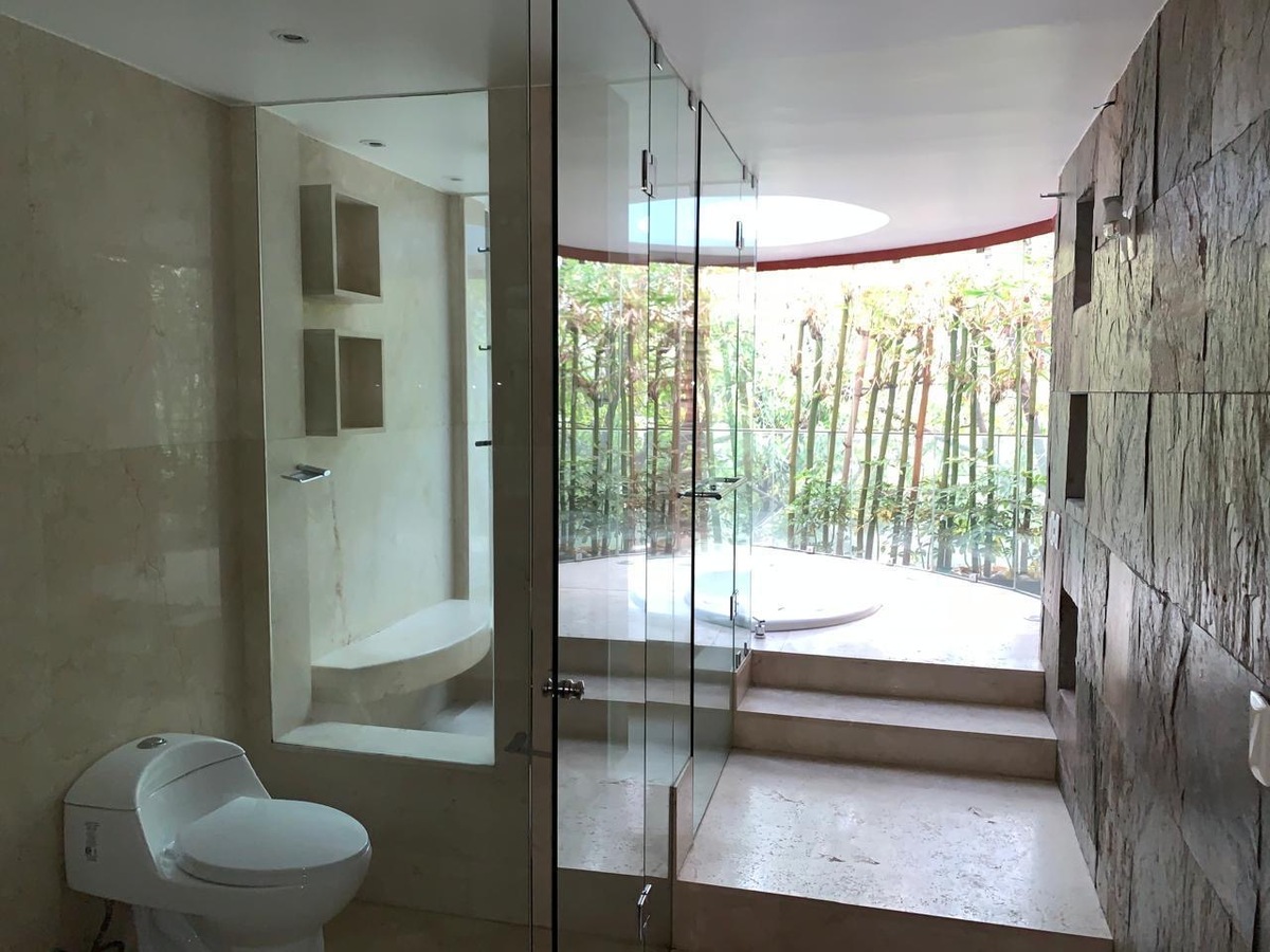 16 de 44: Baño recámara principal