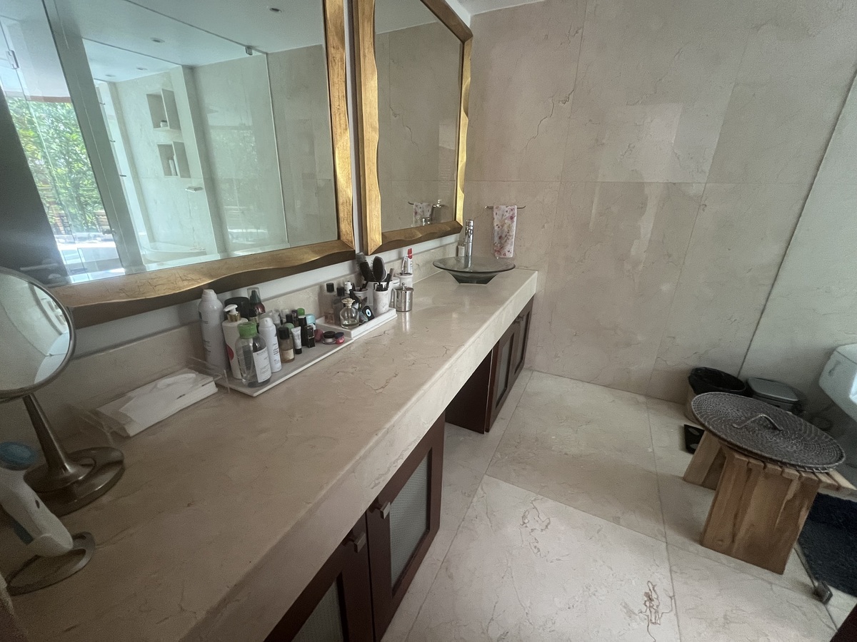 26 de 44: Baño recámara principal