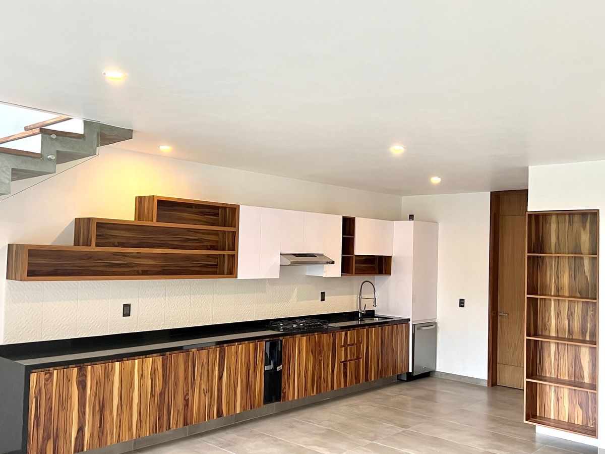 4 de 31: Cocina ampliis