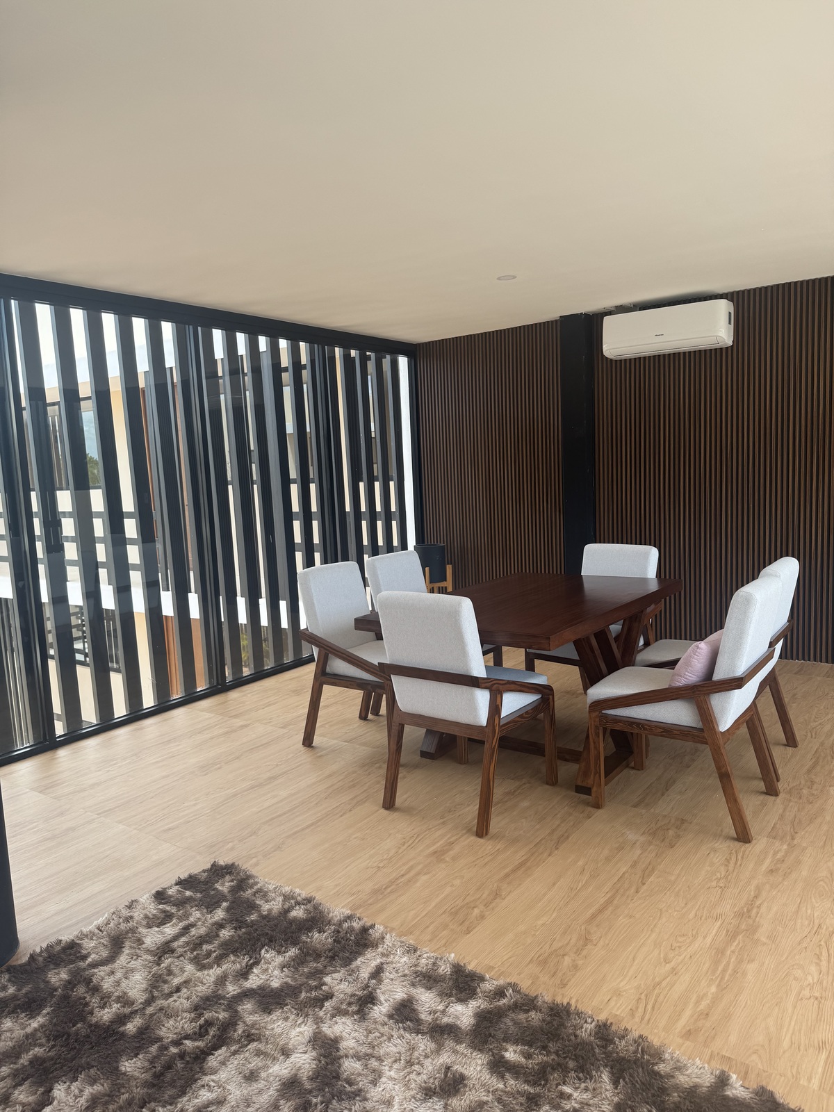 5 of 19: Meeting Space