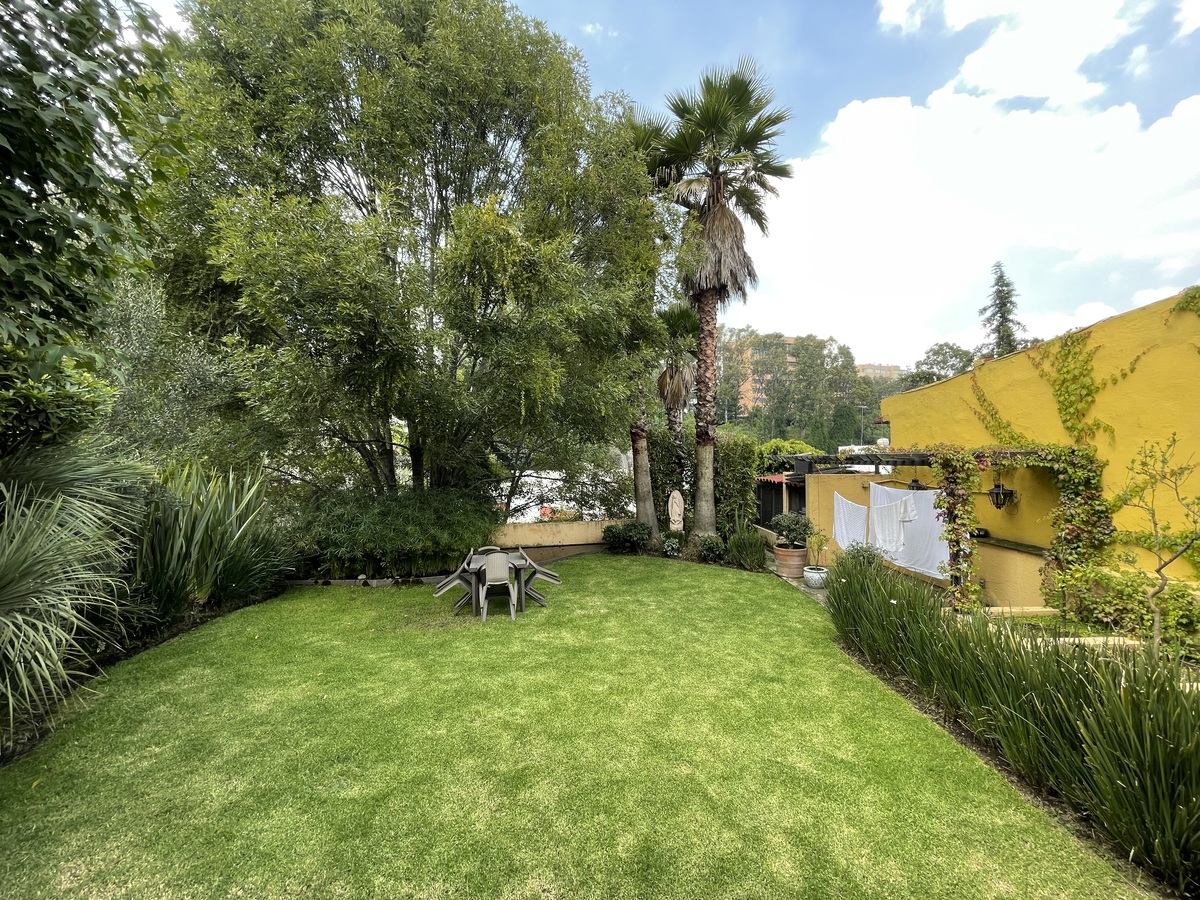 Casa en Venta en Lomas De Jazmin con 3 Recámaras, 3 Baños y 410 Metros Cuadrados Casa en Venta en Lomas De Jazmin con 3 Recámaras, 3 Baños y 410 Metros Cuadrados