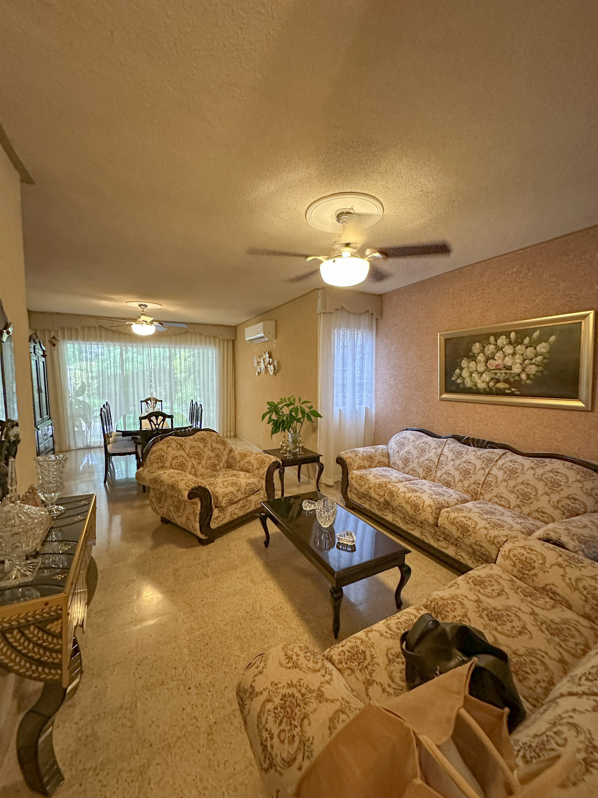 4 de 23: Sala