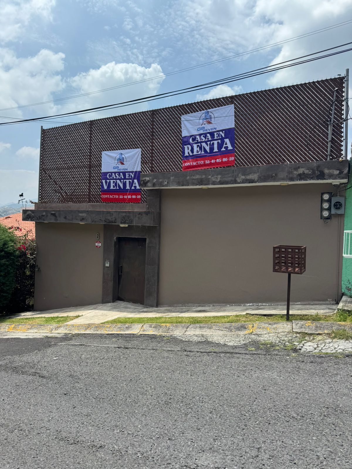 18 de 18: Fachada trasera