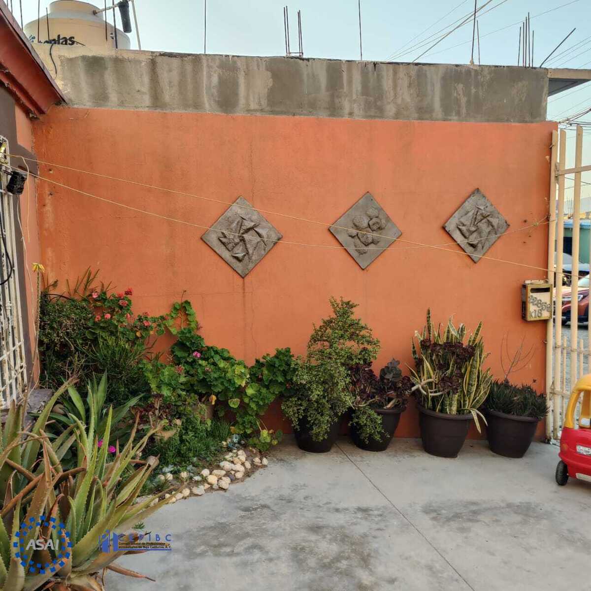 2 of 3: ESTACIONAMIENTO