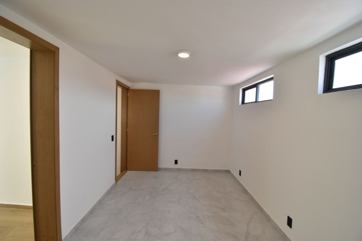 20 of 29: Recámara master con excelente iluminación y ventilación