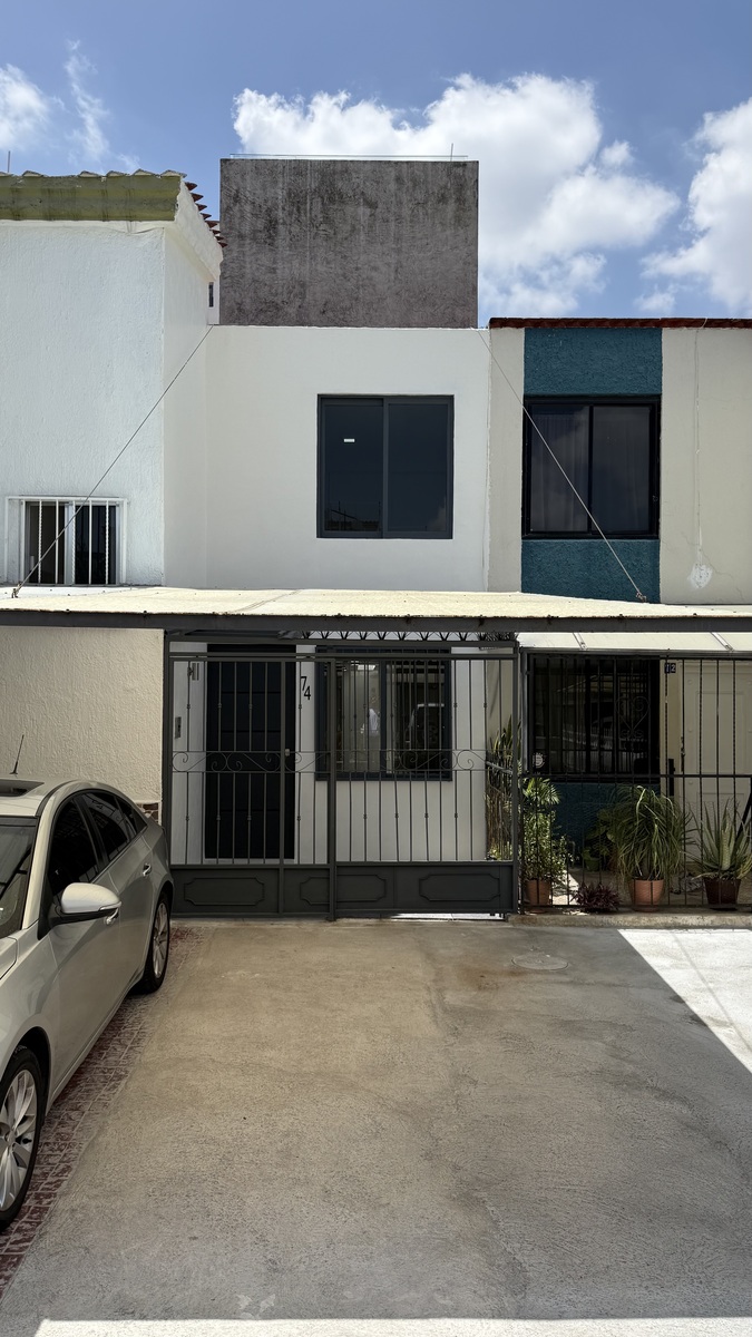 29 of 29: Fachada cochera 1 auto techada