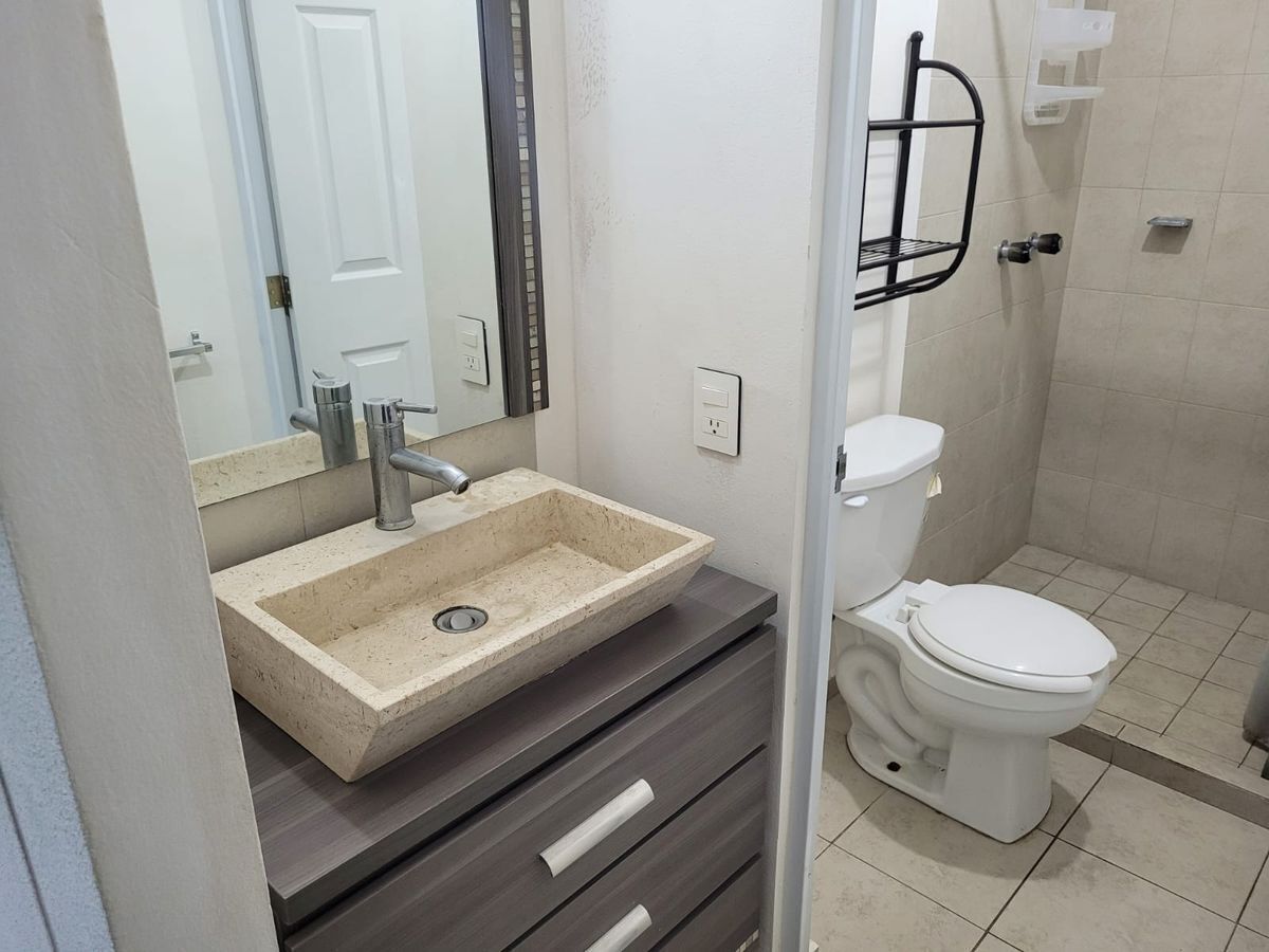 12 de 18: Baño completo