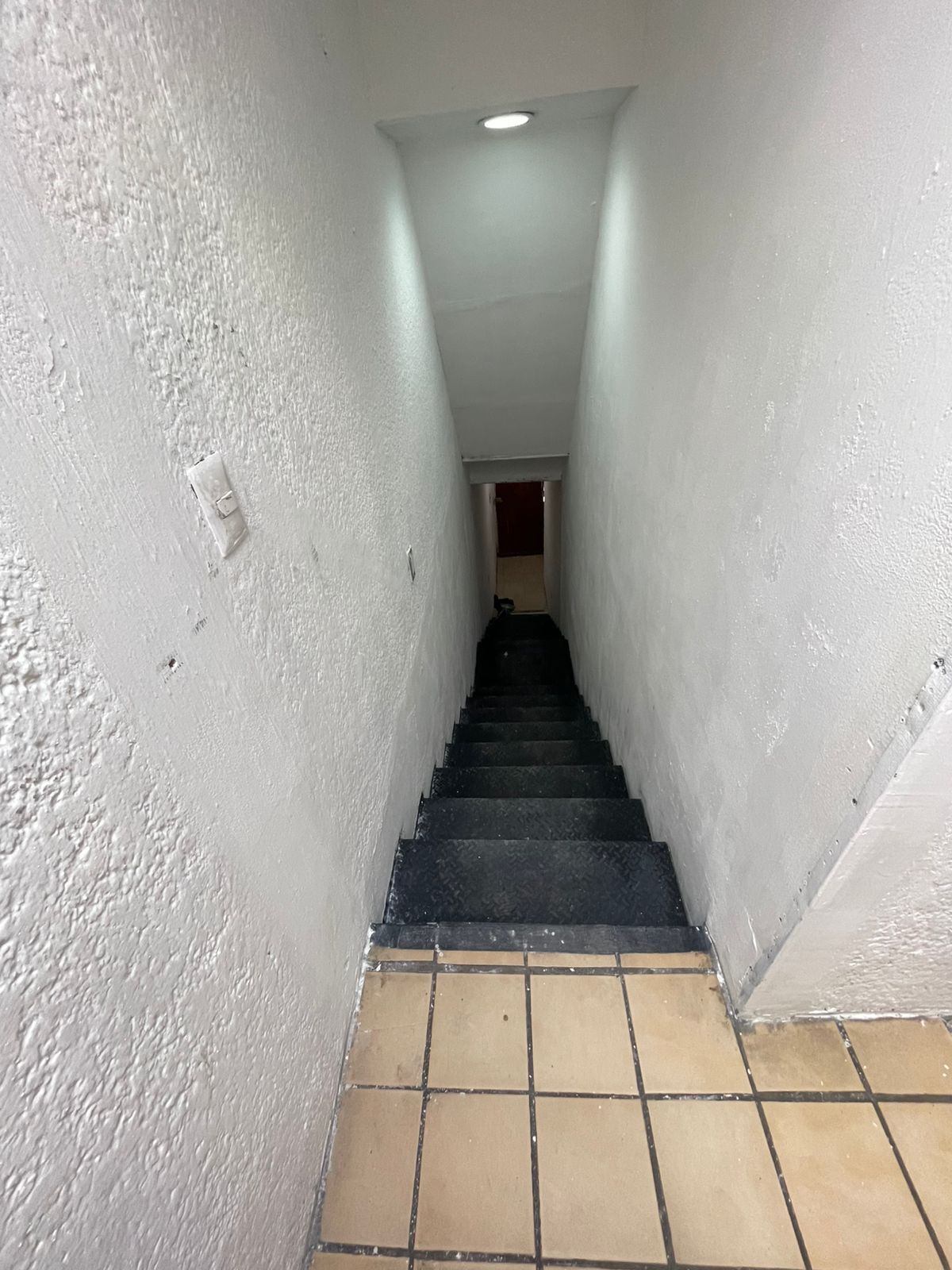 2 de 8: ACCESO PRINCIPAL