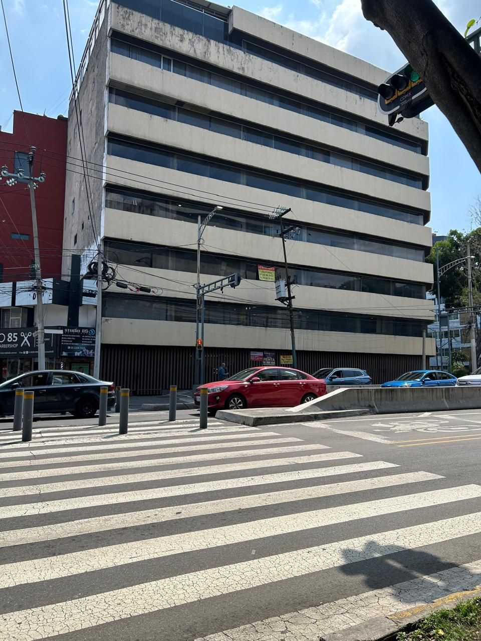 15 de 18: edificio sobre insurgentes