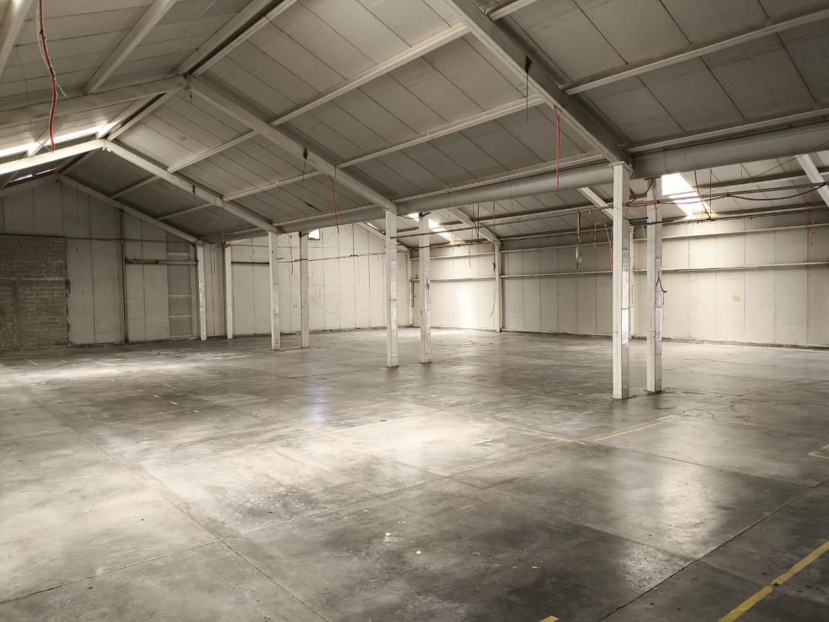 VENTA BODEGA EN EXCELENTE UBICACION FRENTE A BUGAMBILIAS. ZAPOPAN GUADALAJARA - foto 1
