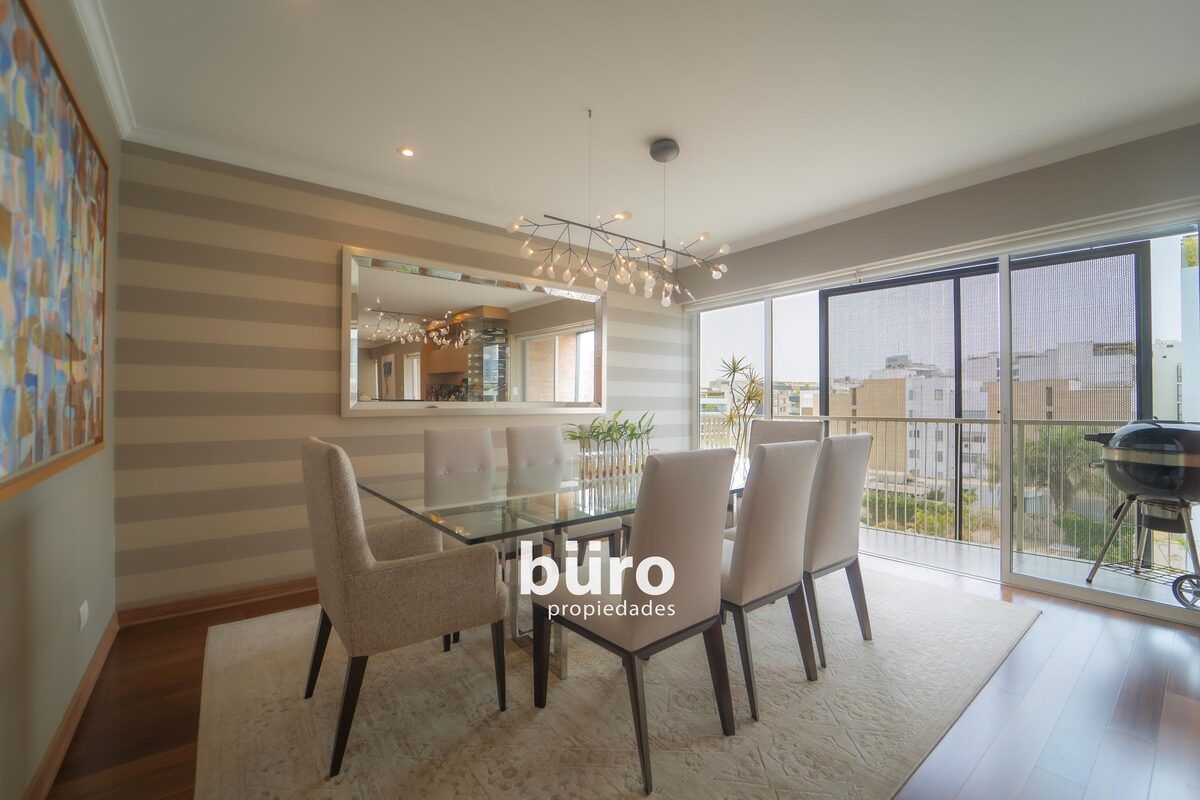 2 de 25: Comedor integrado con balcón