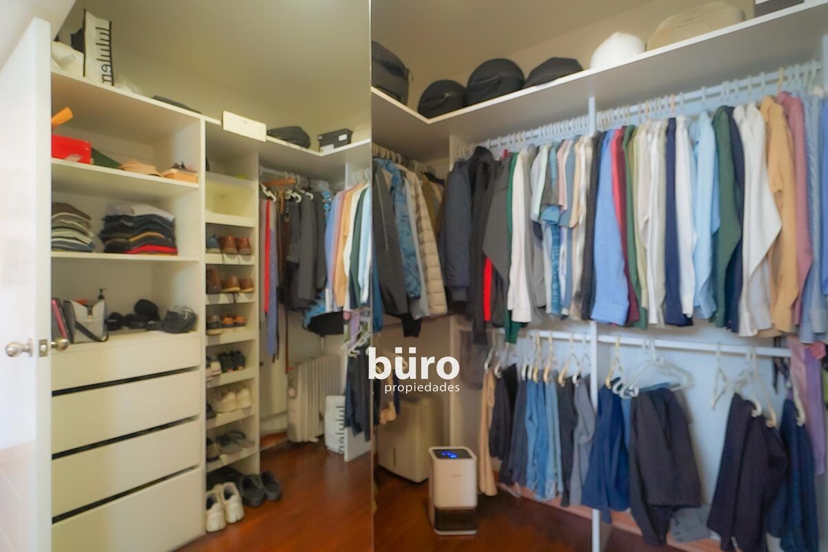 11 de 25: Walk in Closet él