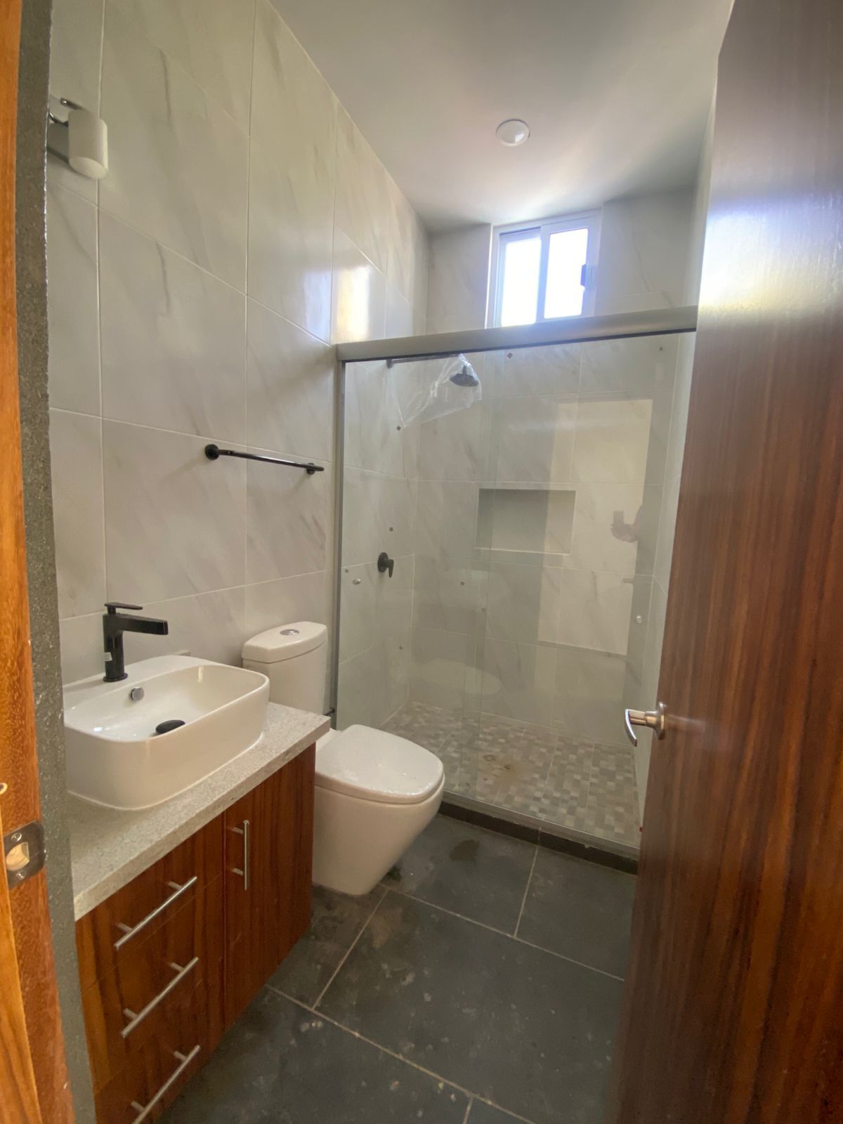 14 de 32: BAÑO COMPLETO