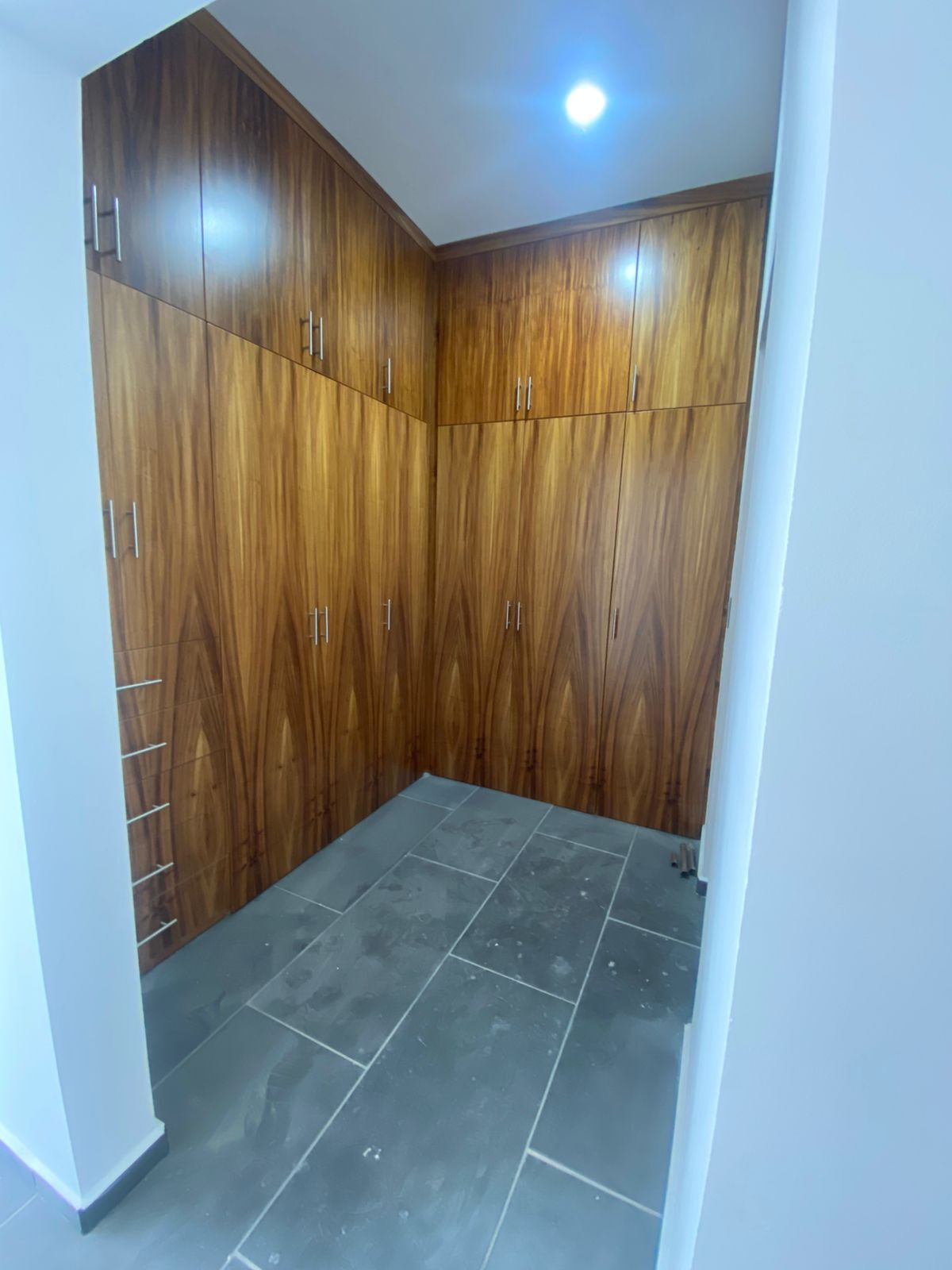 19 de 32: CLOSET RECAMARA PRINCIPAL