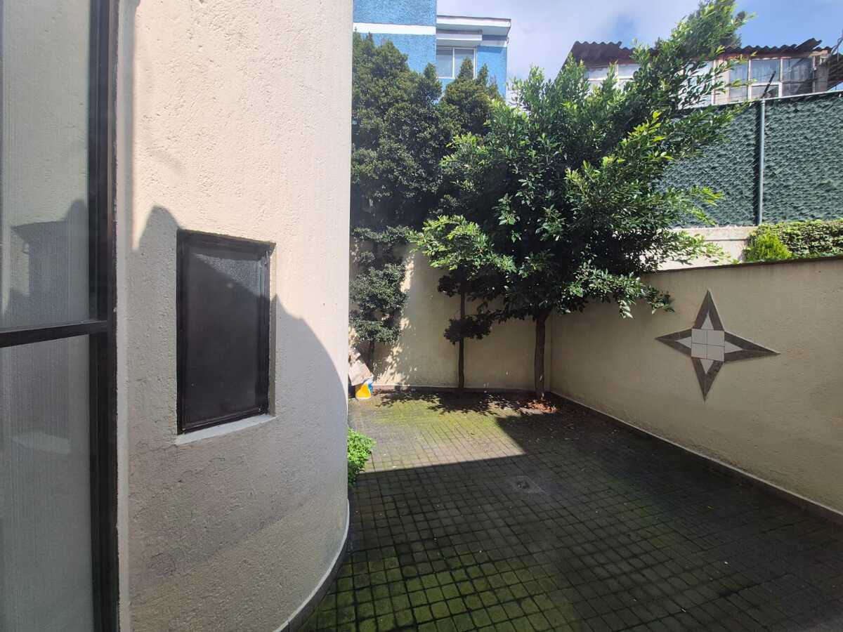 5 de 24: Patio Trasero