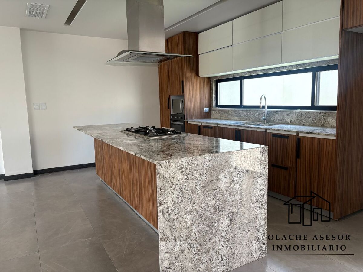 3 of 22: COCINA