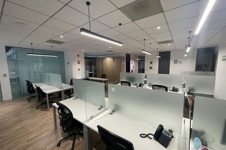 EB-UE4379