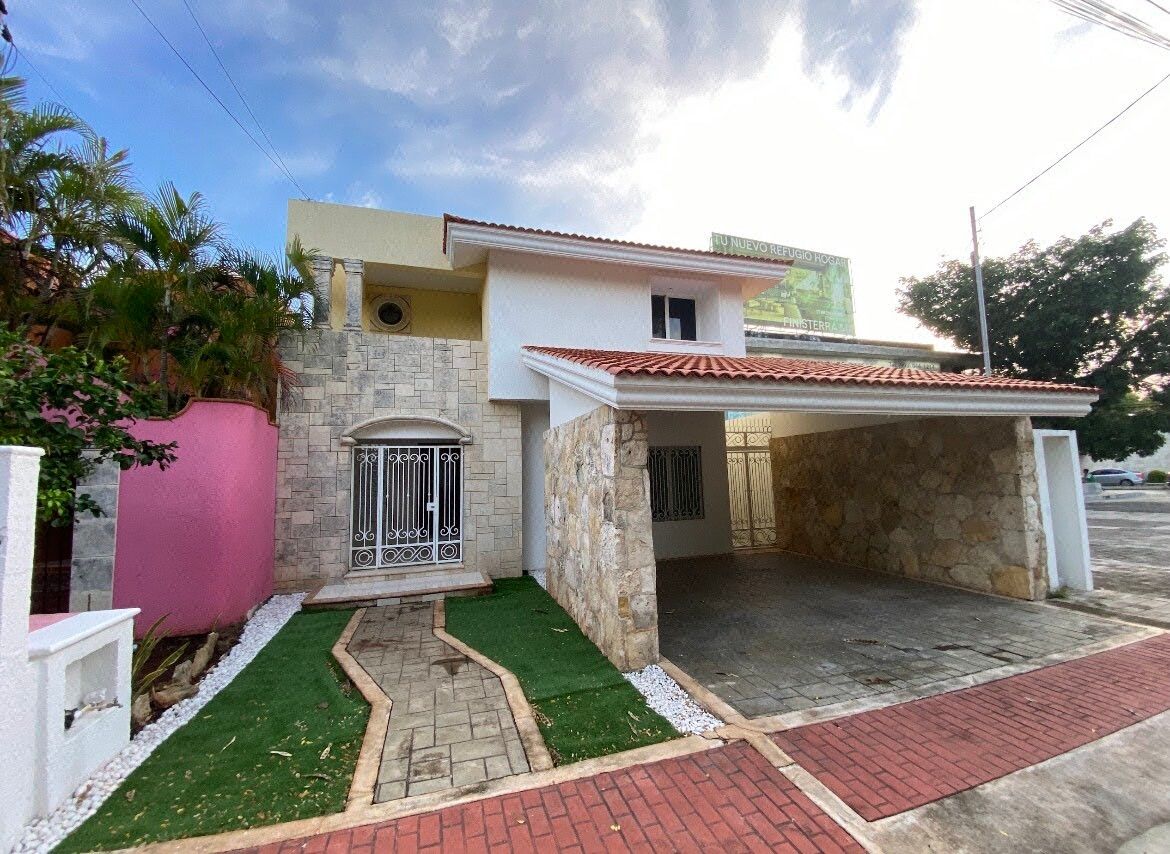 Se Vende Hermosa Casa en Zona Norte Dentro de la Ciudad Merida Yucatán