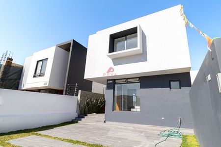 EB-UE4496