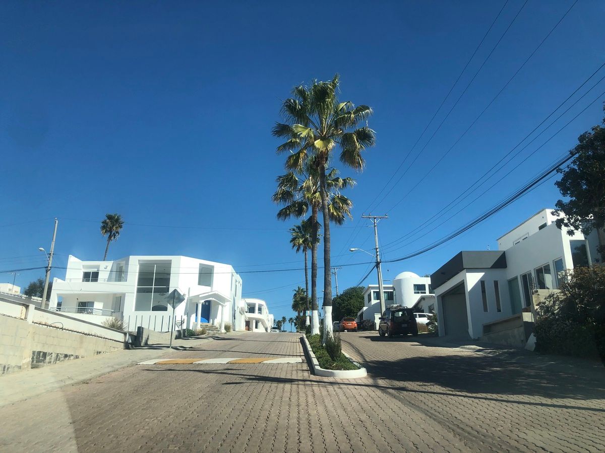 4 de 12: Entrada al fraccionamiento seguridad 24/7