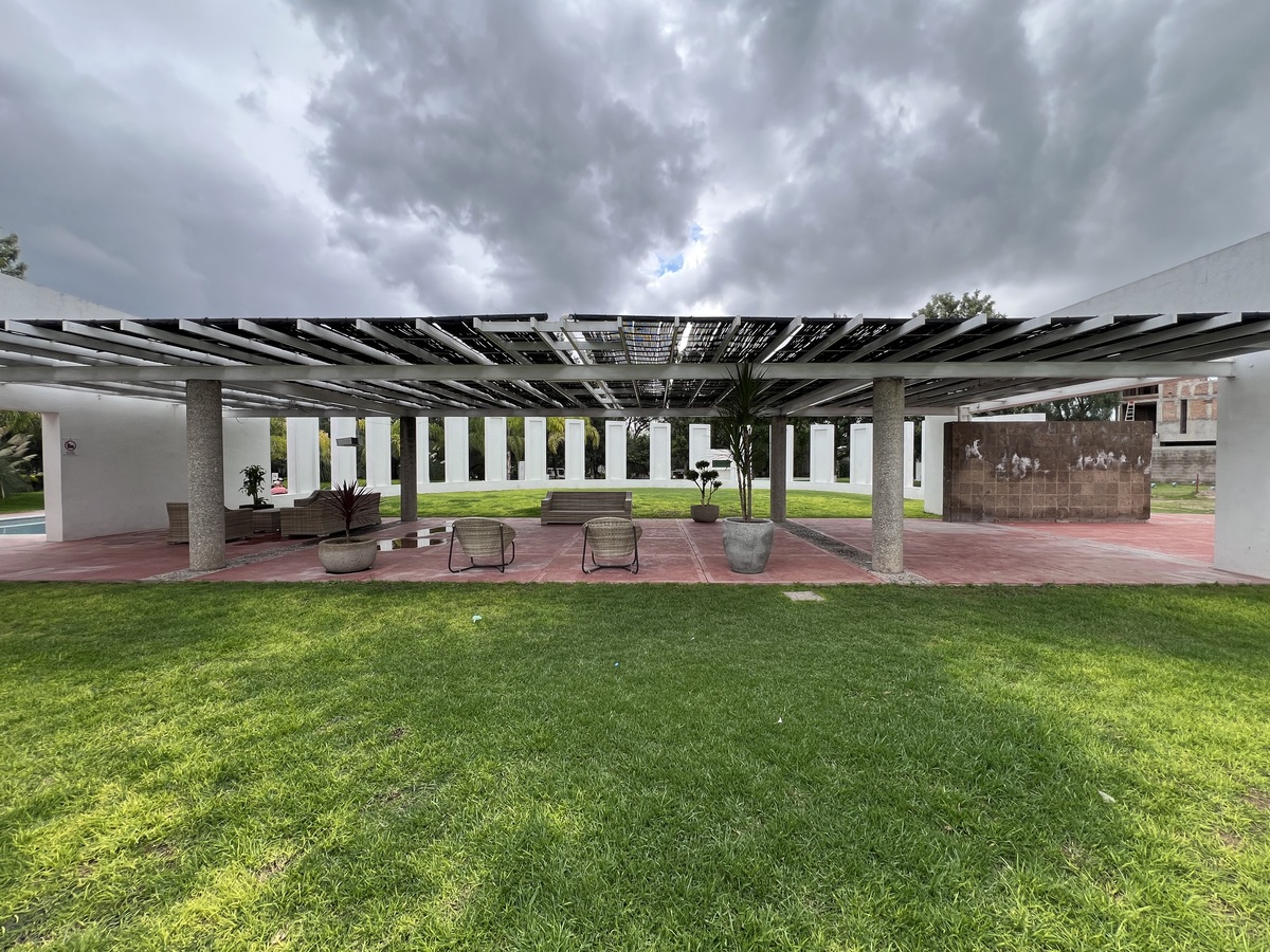 3 of 4: https://assets.easybroker.com/property_images/5514568/957161
