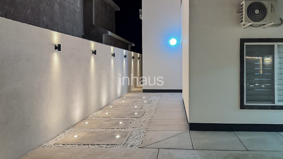 32 de 32: PASILLO DE SERVICIO