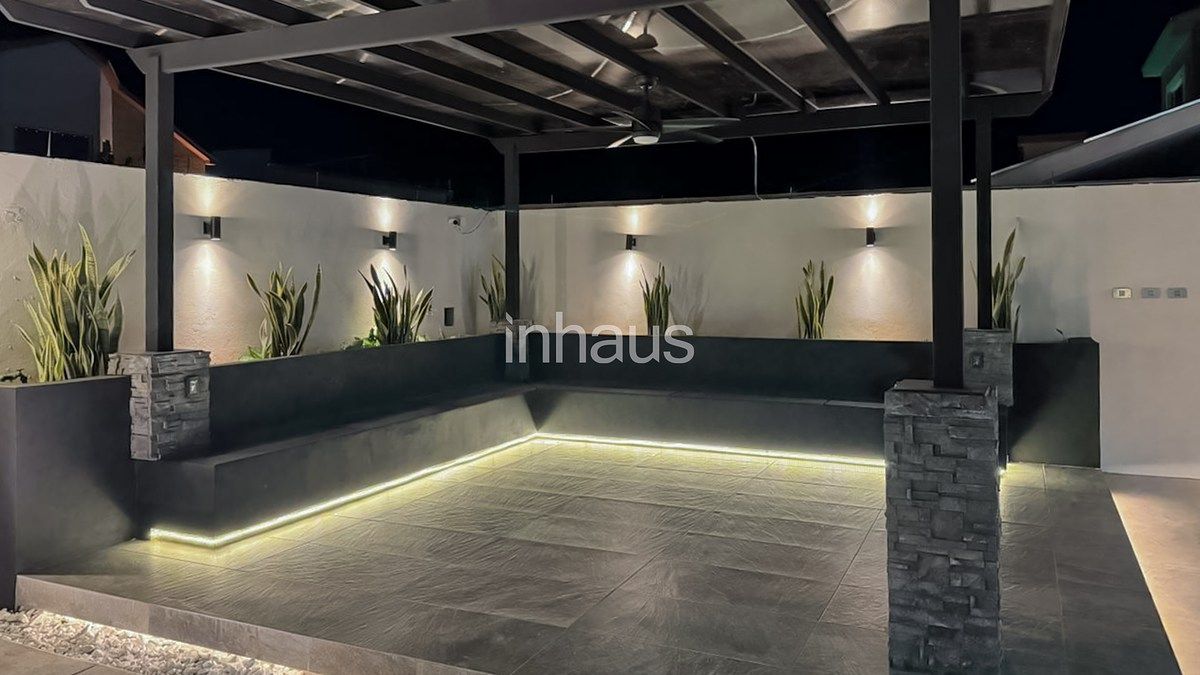 25 de 32: AREA COMUN