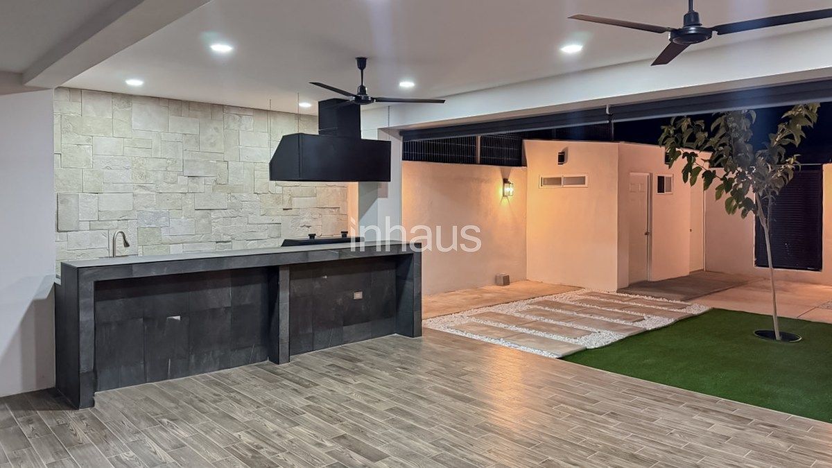 28 de 32: AREA COMUN/ BAÑO EXTERIOR