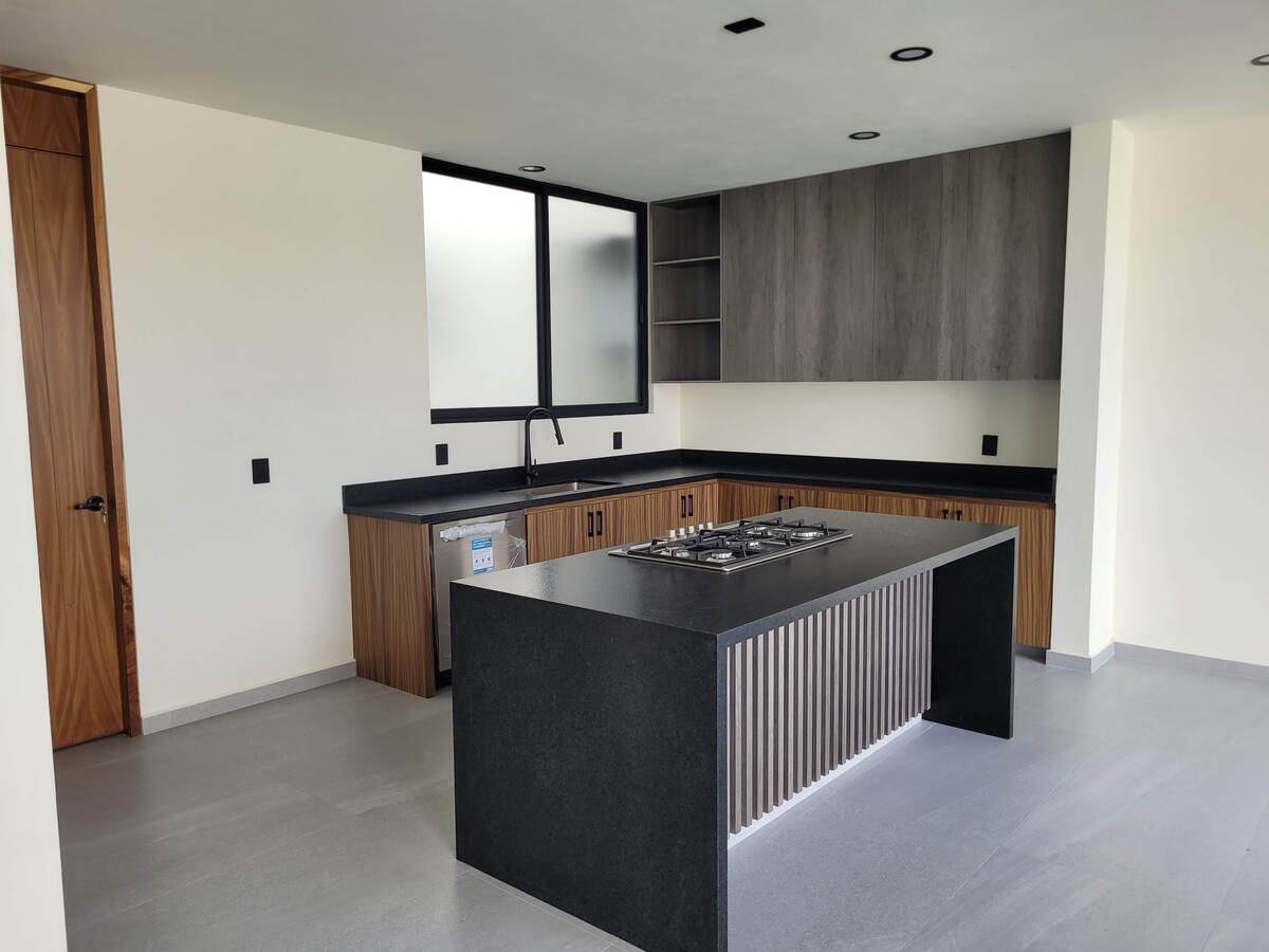 2 of 5: Cocina