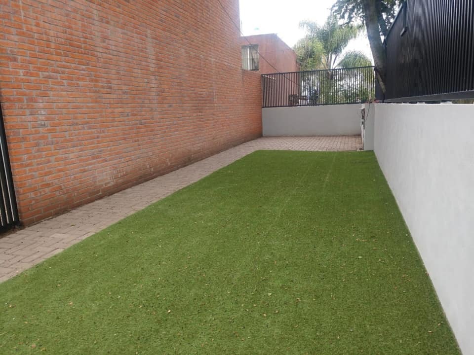 2 of 3: Terraza