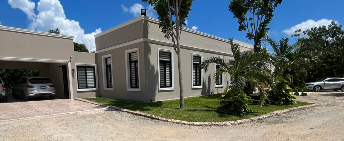 1 of 16: fachada