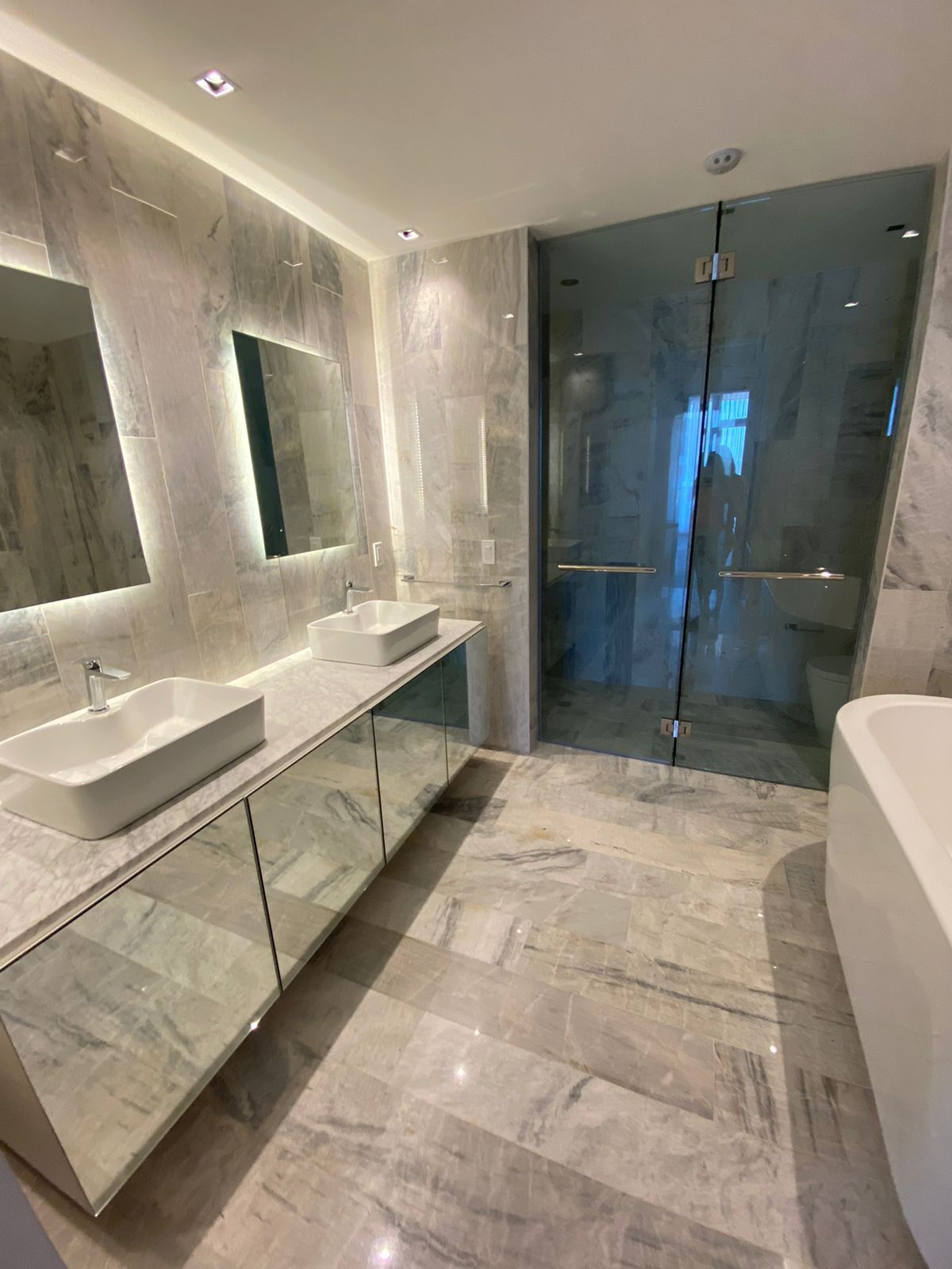 18 de 21: Baño principal
