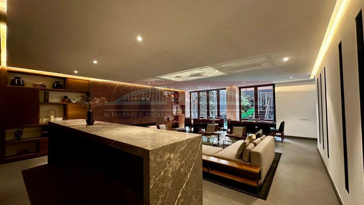 11 de 47: Salón con Bar, TV, mesa de juegos y sala (Amenidad)