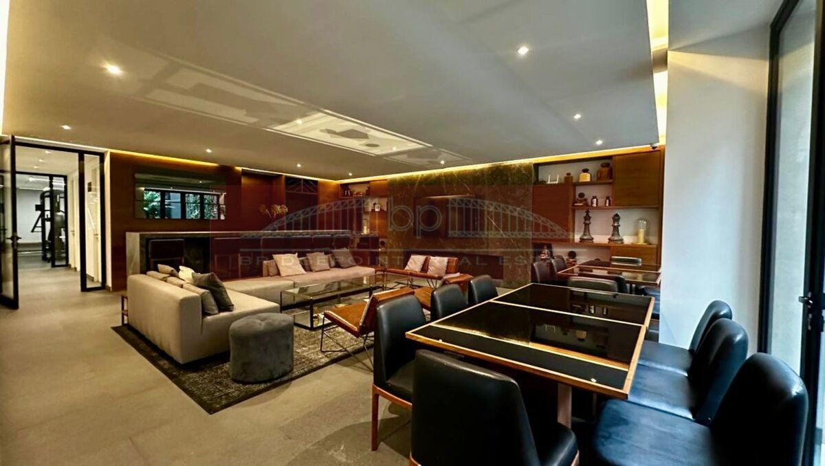 12 de 47: Salón con Bar, TV, mesa de juegos y sala (Amenidad)