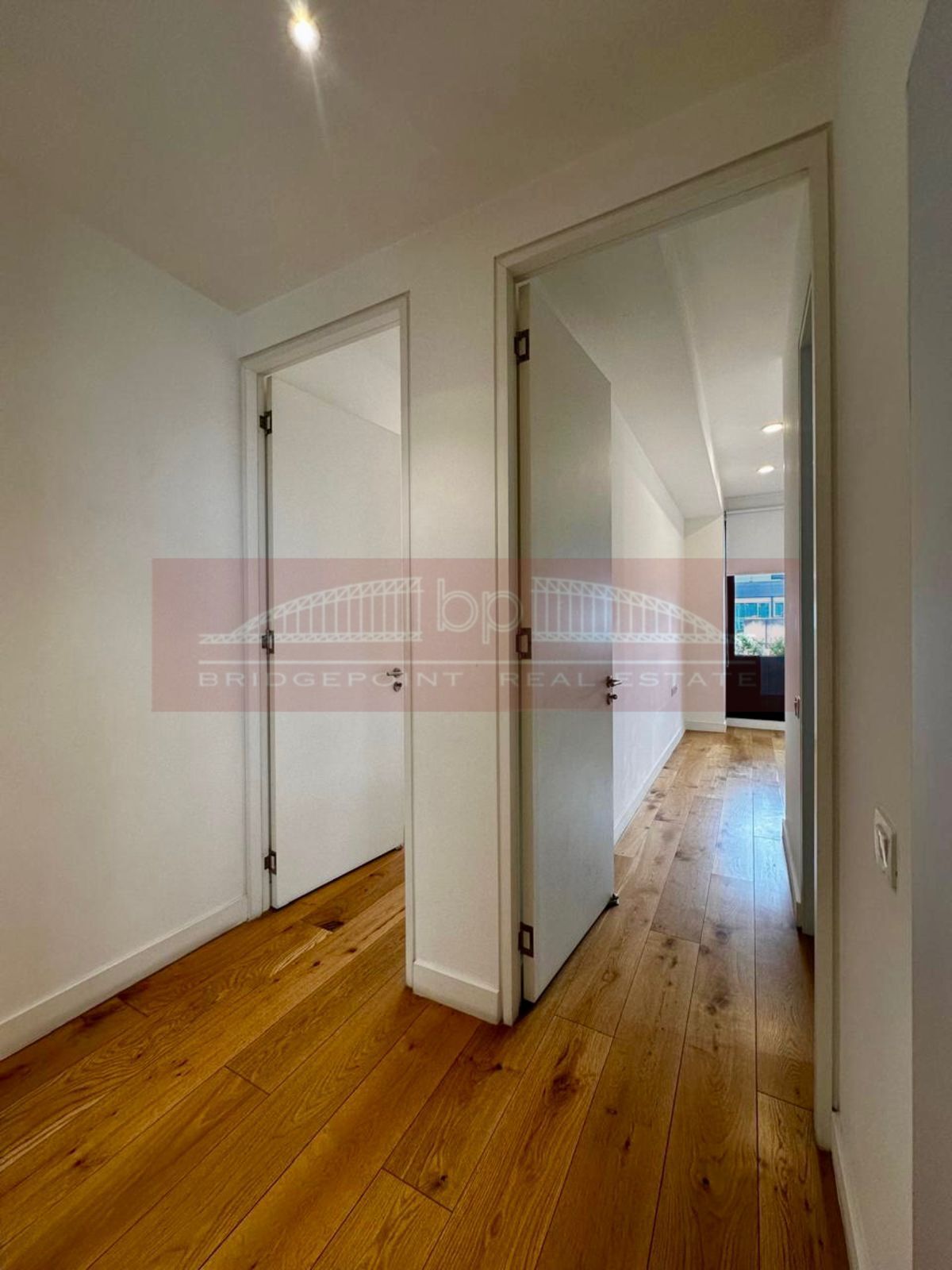 27 de 47: Entrada a recámaras