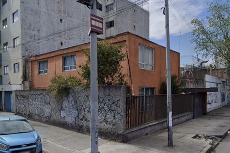 EB-UE6256