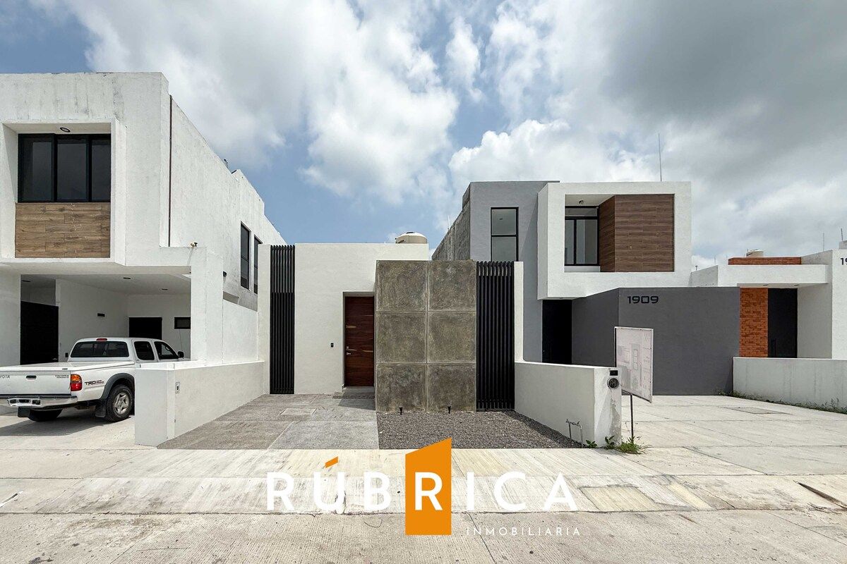 Casa en Venta en Residencial Punto Rioja, Colima.