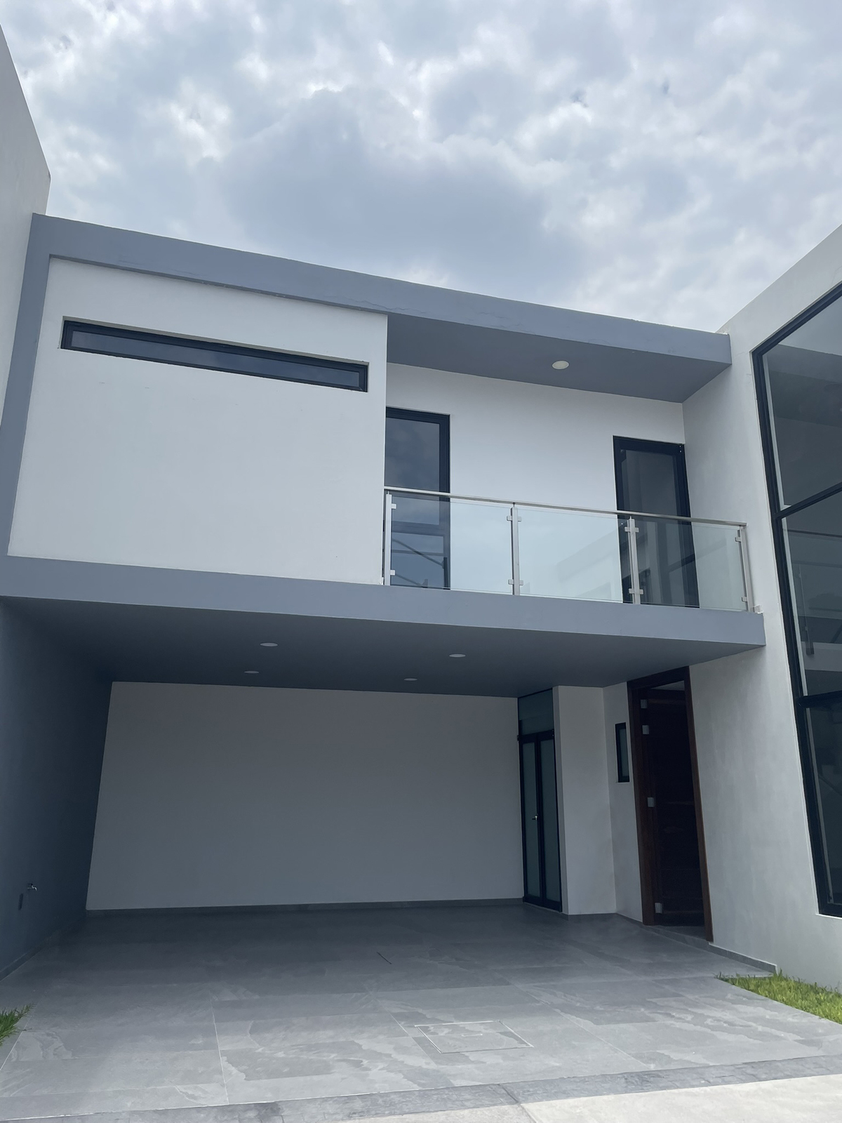 1 de 18: Casa de lujo dentro de periferico