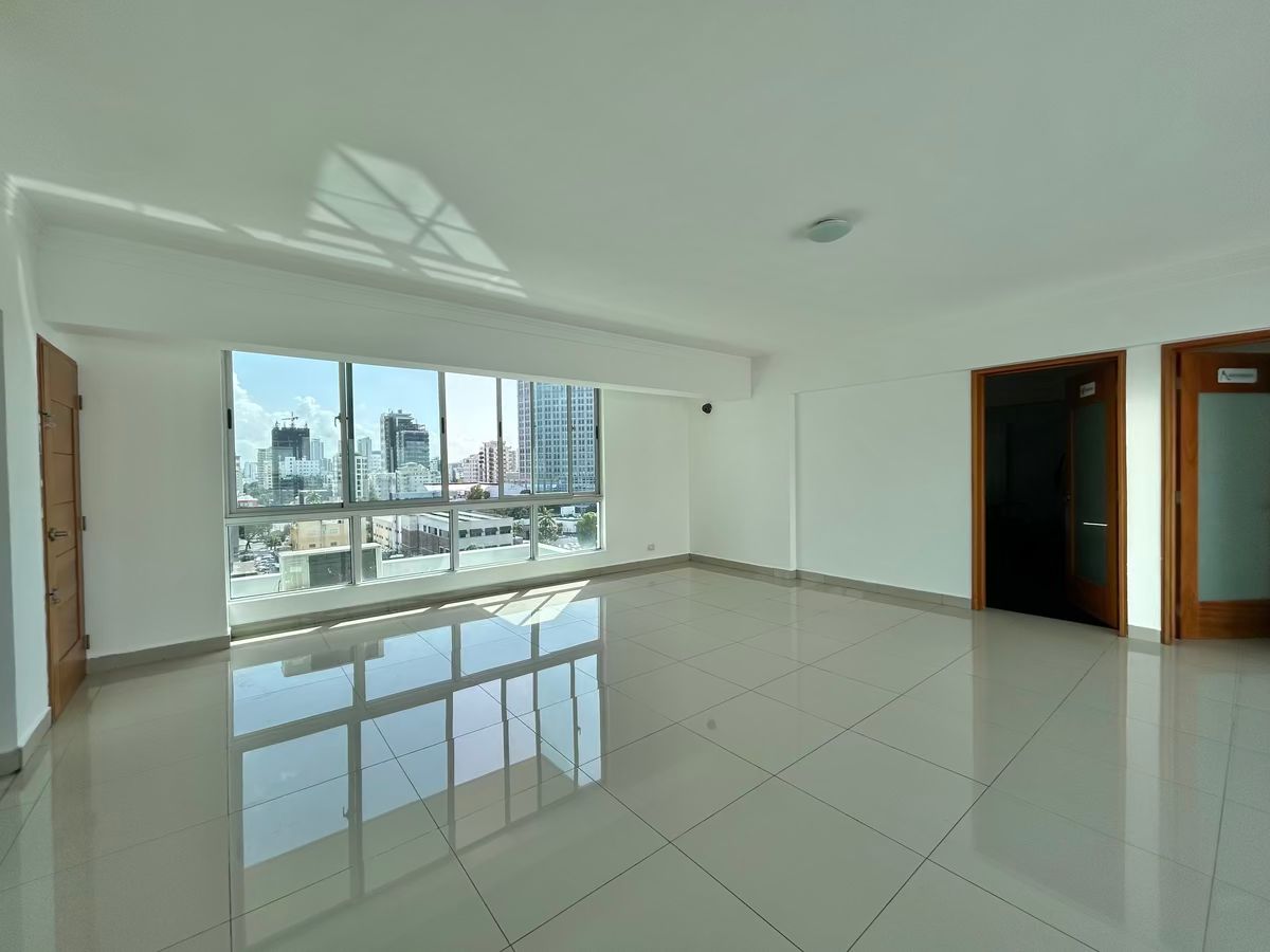 13 de 16: Salón multiuso