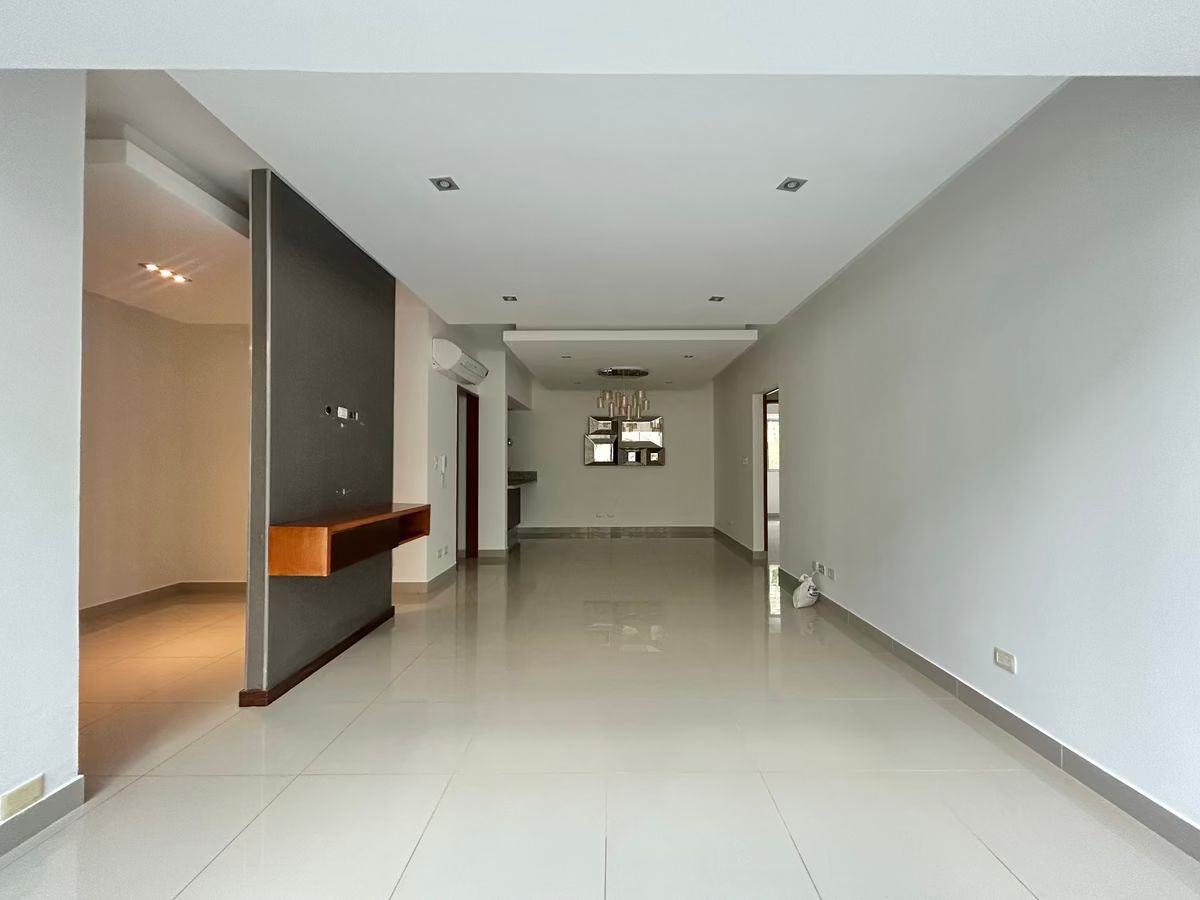 1 de 16: Sala-comedor