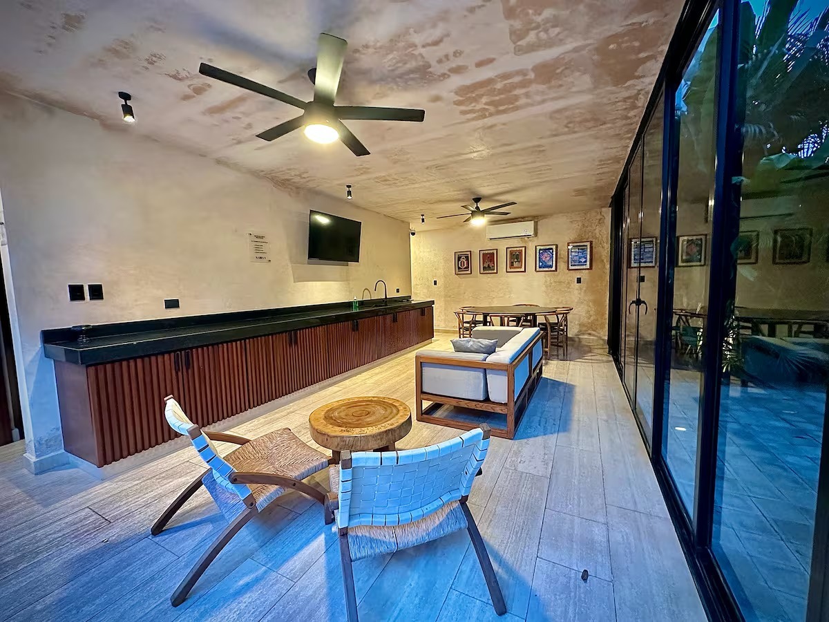 16 de 18: área común