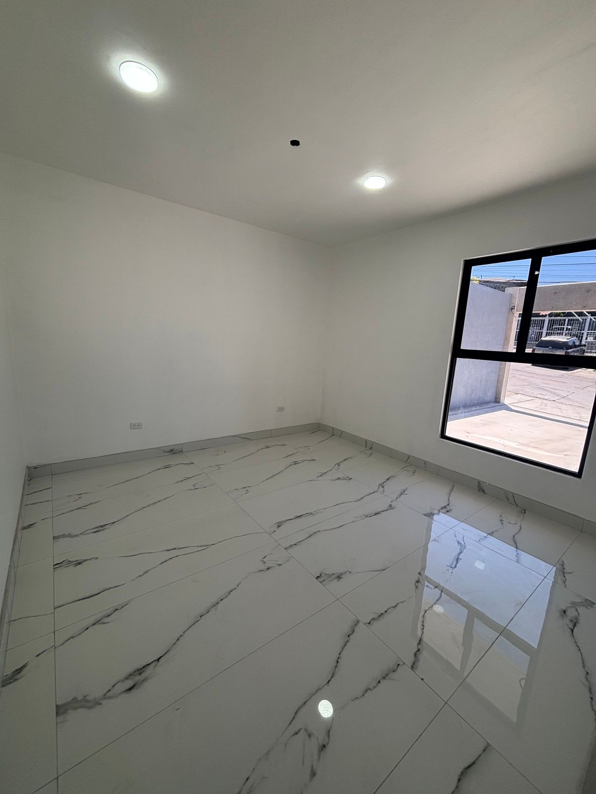 6 of 22: Recámara 2