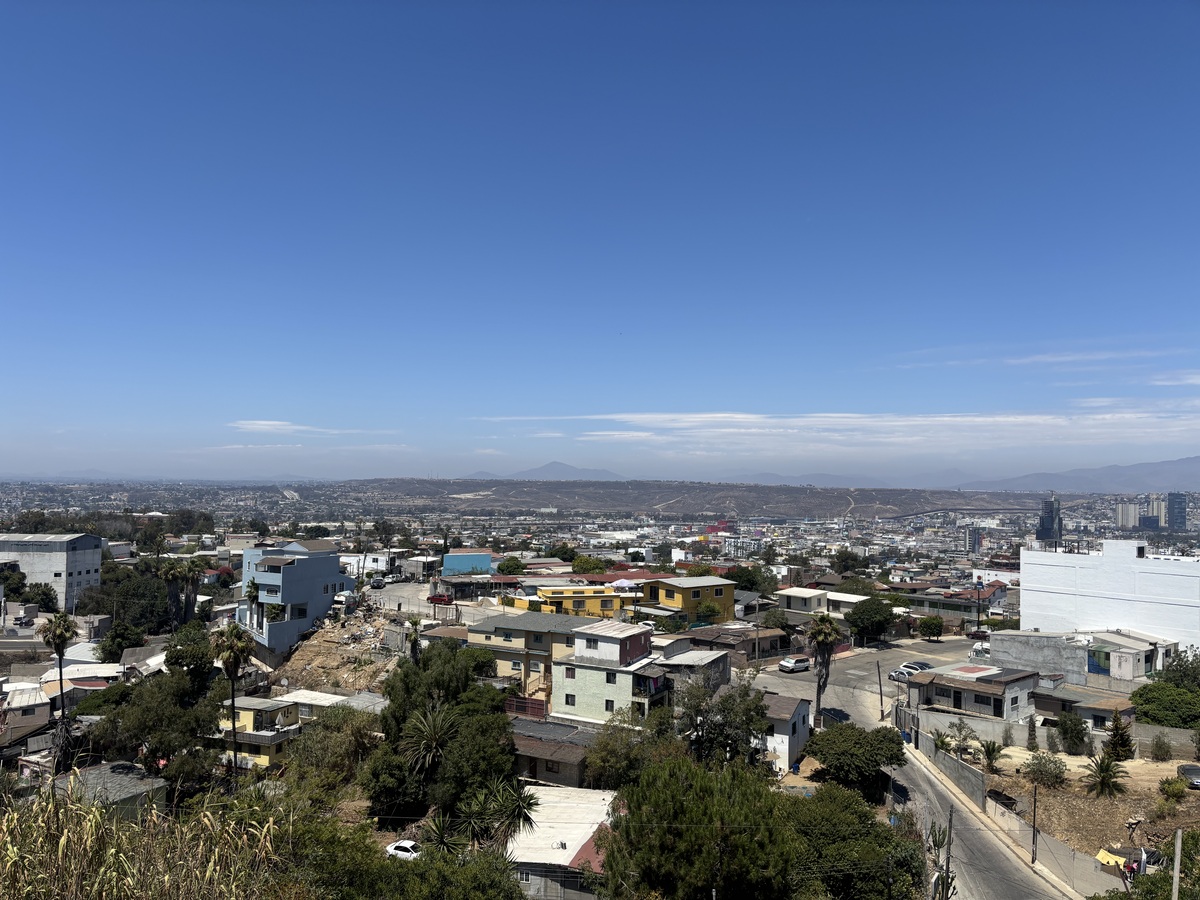 10 of 22: Vista desde balcón frontal