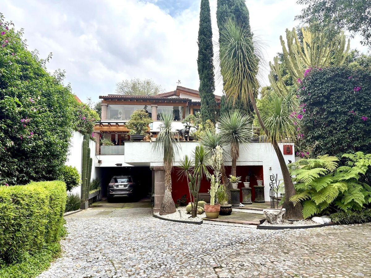 1 de 41: FACHADA PRINCIPAL