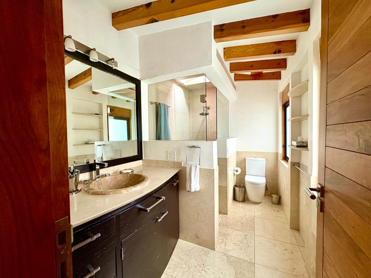 35 de 41: BAÑO TIPO RECÁMARAS SECUNDARIAS